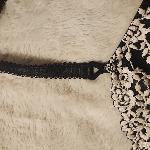 WACOAL BRA BLACK AND CREAM LACE SIZE 38D. - Picture 10 of 10